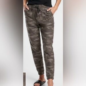ATHLETA  FARALLON JOGGER PANTS